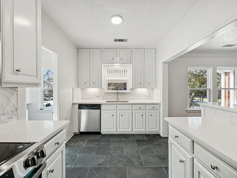 4147 Emerson Ave #4147 — Photo 7