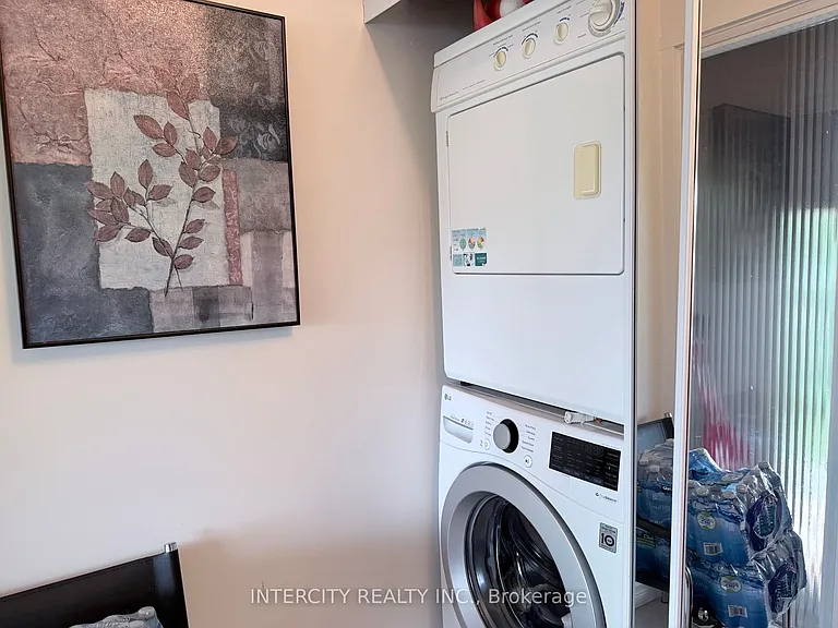 36 Strathburn Blvd — Photo 17