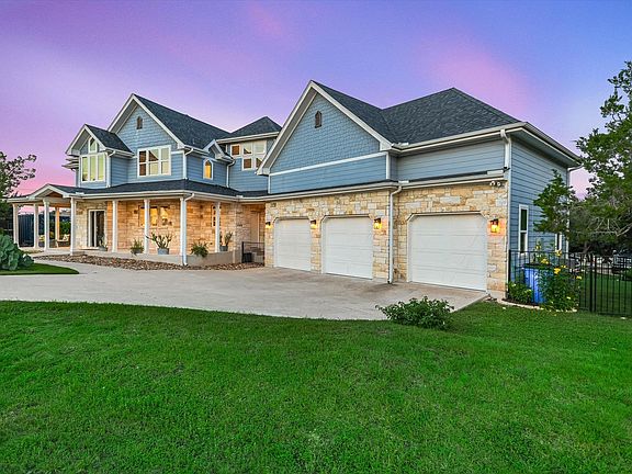 2nd image of 3009 Lawrence Dr
