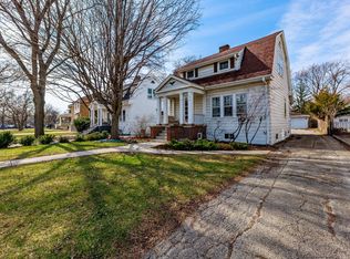 410 Repton Rd, Riverside, IL 60546