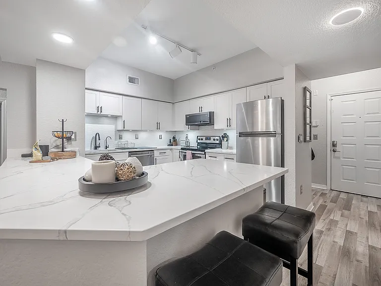410 S Armenia Ave #928 — Photo 2