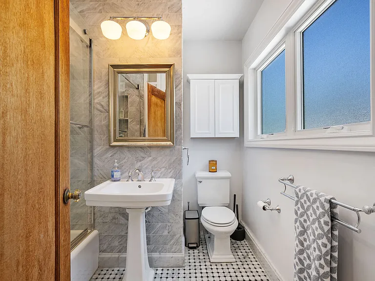 2052 Alameda Way — Photo 26