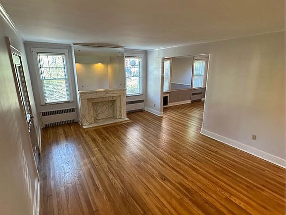 4th image of 1872-1874 Shaw Ave #1872
