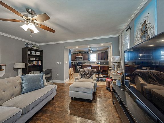 4th image of 707 Sylvan Ave