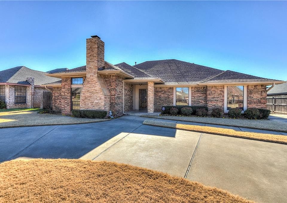 1st image of 1336 SW 106th Pl