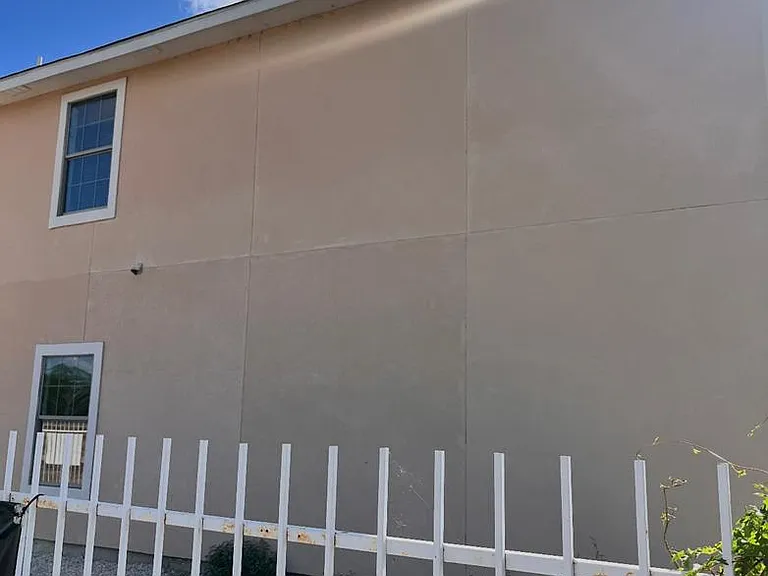 391 Riverside Dr — Photo 11