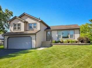 1321 Hall Ct, Batavia, IL 60510