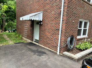 109 Grover St #B, Pittsburgh, PA