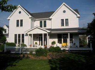 320 Westhaven Cir, Geneva, IL 60134