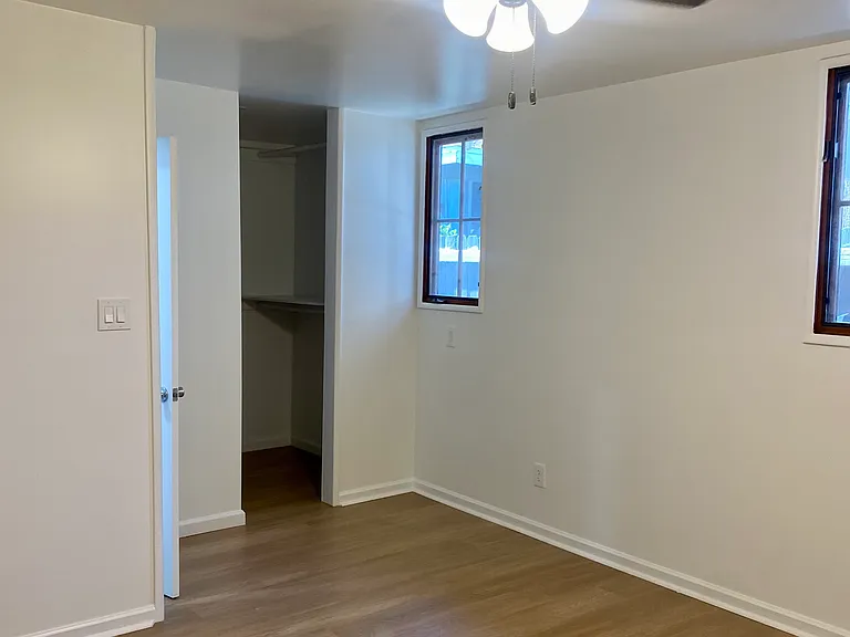 11921 Hayford St — Photo 15