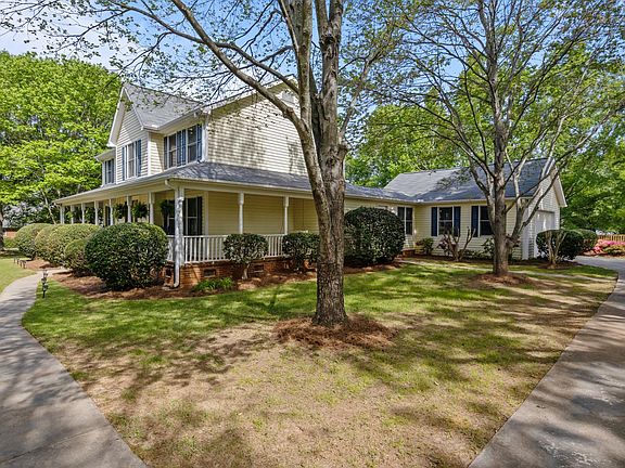 2nd image of 105 Harvest Ln