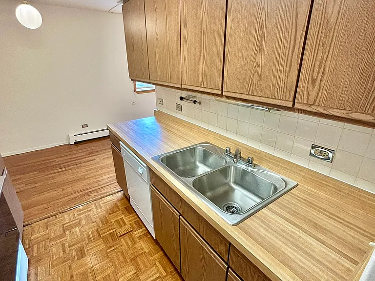 531 W Deming Place — Photo 13