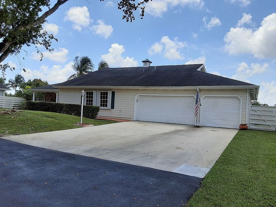 Street view, 3 car garage
