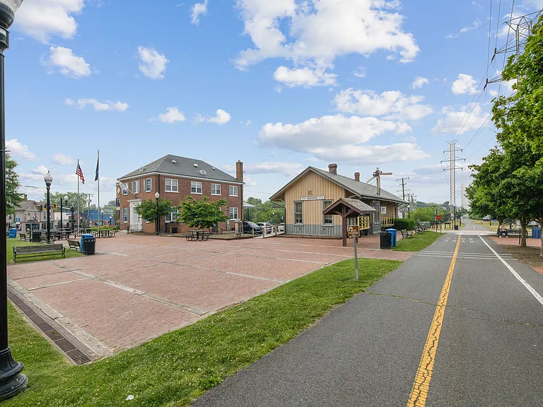 Townes at Herndon — Photo 41