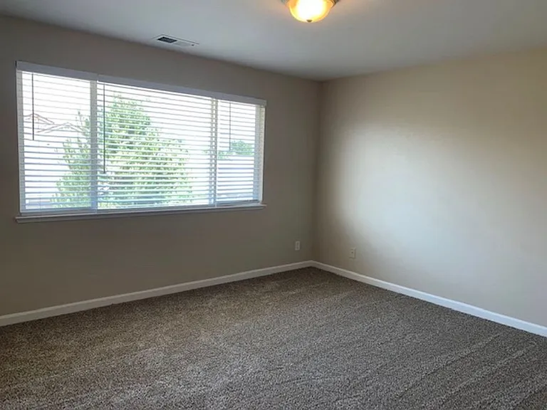 10180 Hampton Park Dr — Photo 3