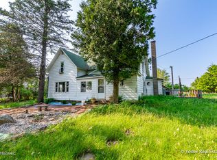 2166 Adams Rd, Blanchard, MI 49310