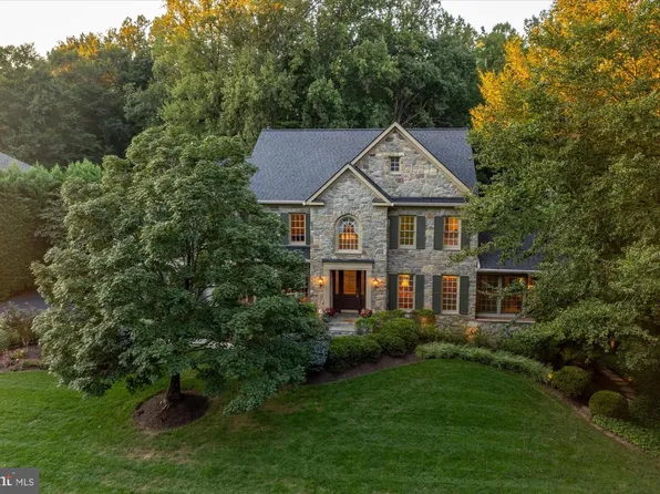 11308 Stonehouse Pl, Sterling, VA 20165