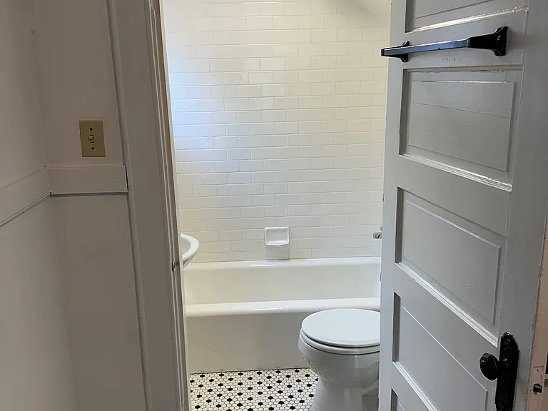 4114 Fremont Ave N #6 — Photo 7
