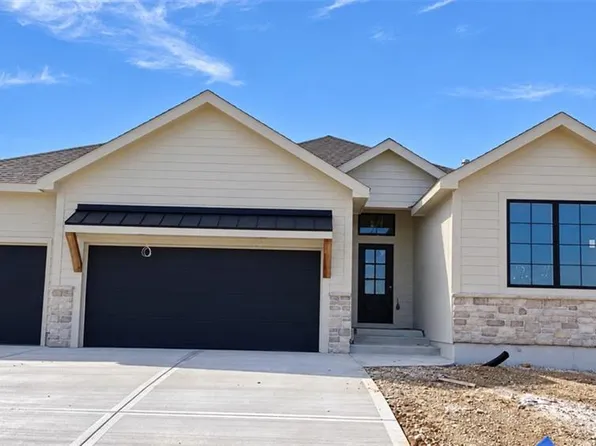 19324 Mahaffie St, Spring Hill, KS 66083