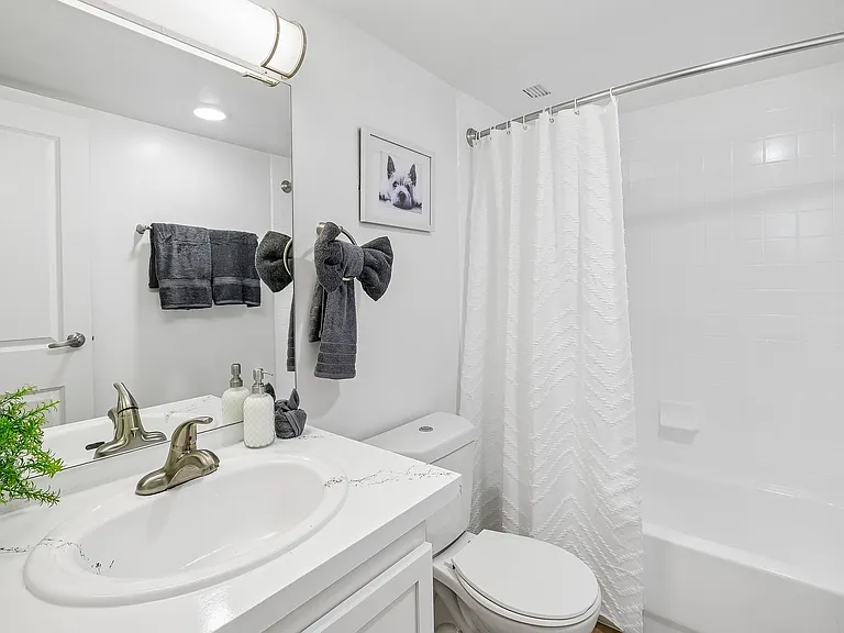 Arrive 2801 — Photo 12