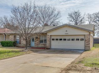 1906 Robin Rd, Irving, TX 75061