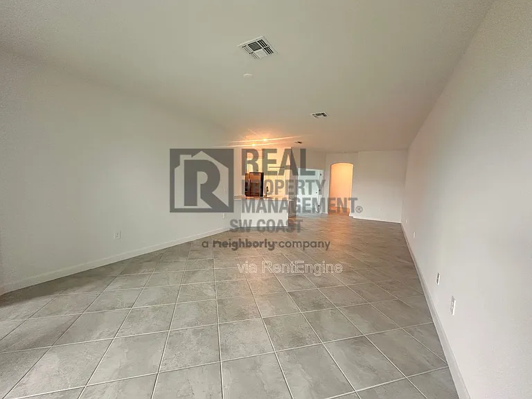 20503 Hazelnut Ct S — Photo 15