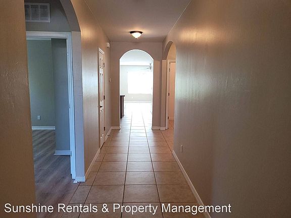 3rd image of 1226 SW 29th St