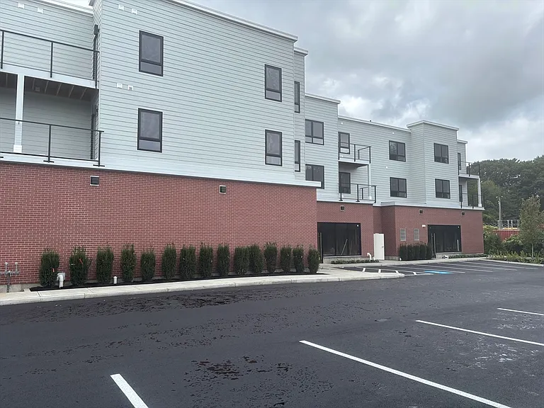 1391 Main St #304 — Photo 28