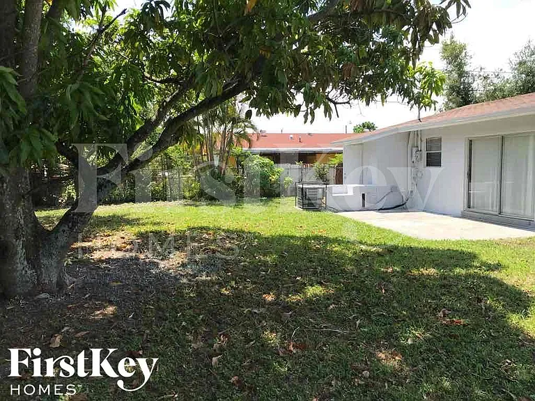 2840 SW 2nd Ct — Photo 17
