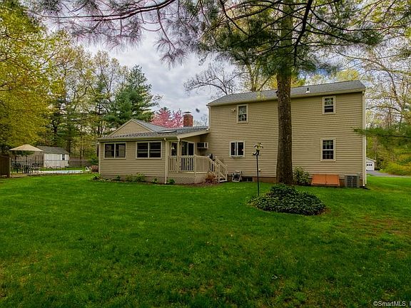 3rd image of 6 Halwood Dr