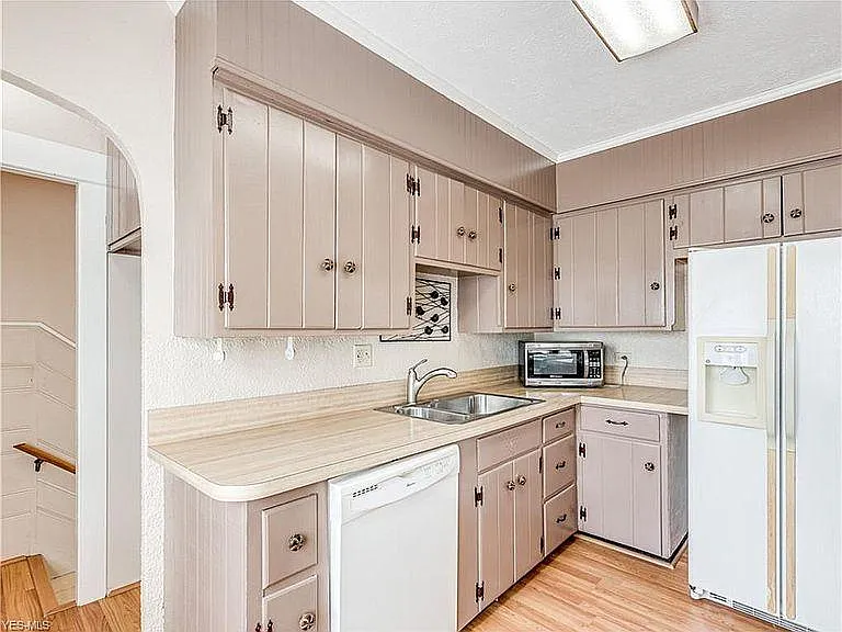 1550 Longwood Dr — Photo 13