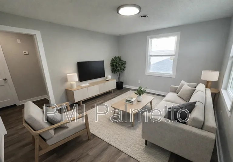 530 Jasper St — Photo 3