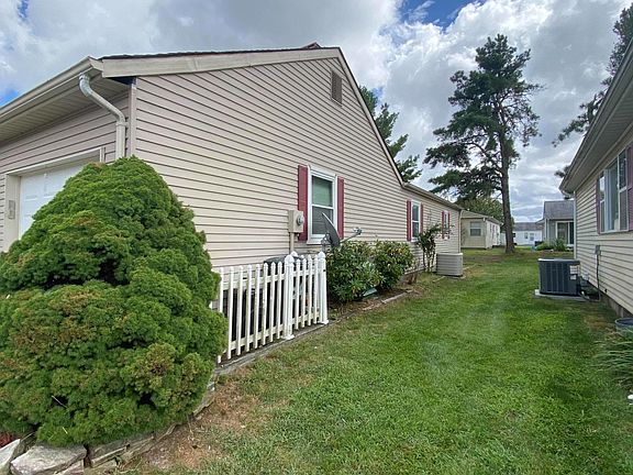 5th image of 24 Kinkora Ct W