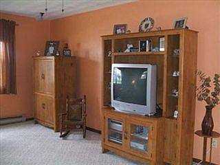 4th image of 445 W Lincoln Dr