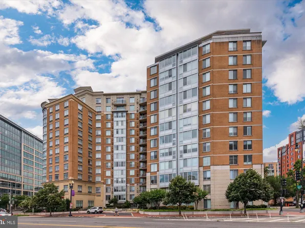 555 Massachusetts Ave NW APT 608, Washington, DC 20001