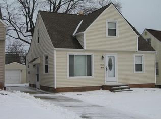 15623 Edgewood Ave, Maple Heights, OH