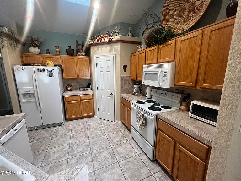 1311 Aviation Dr — Photo 10