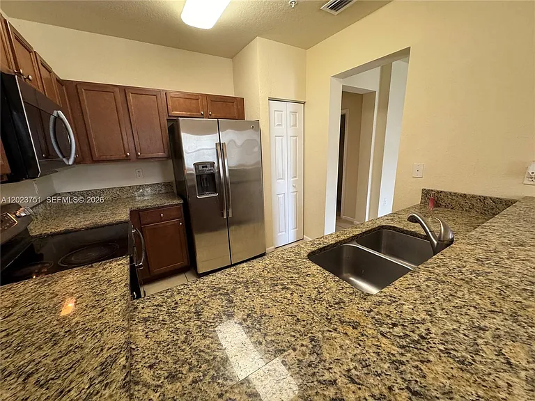 8650 NW 97th Ave #209 — Photo 3