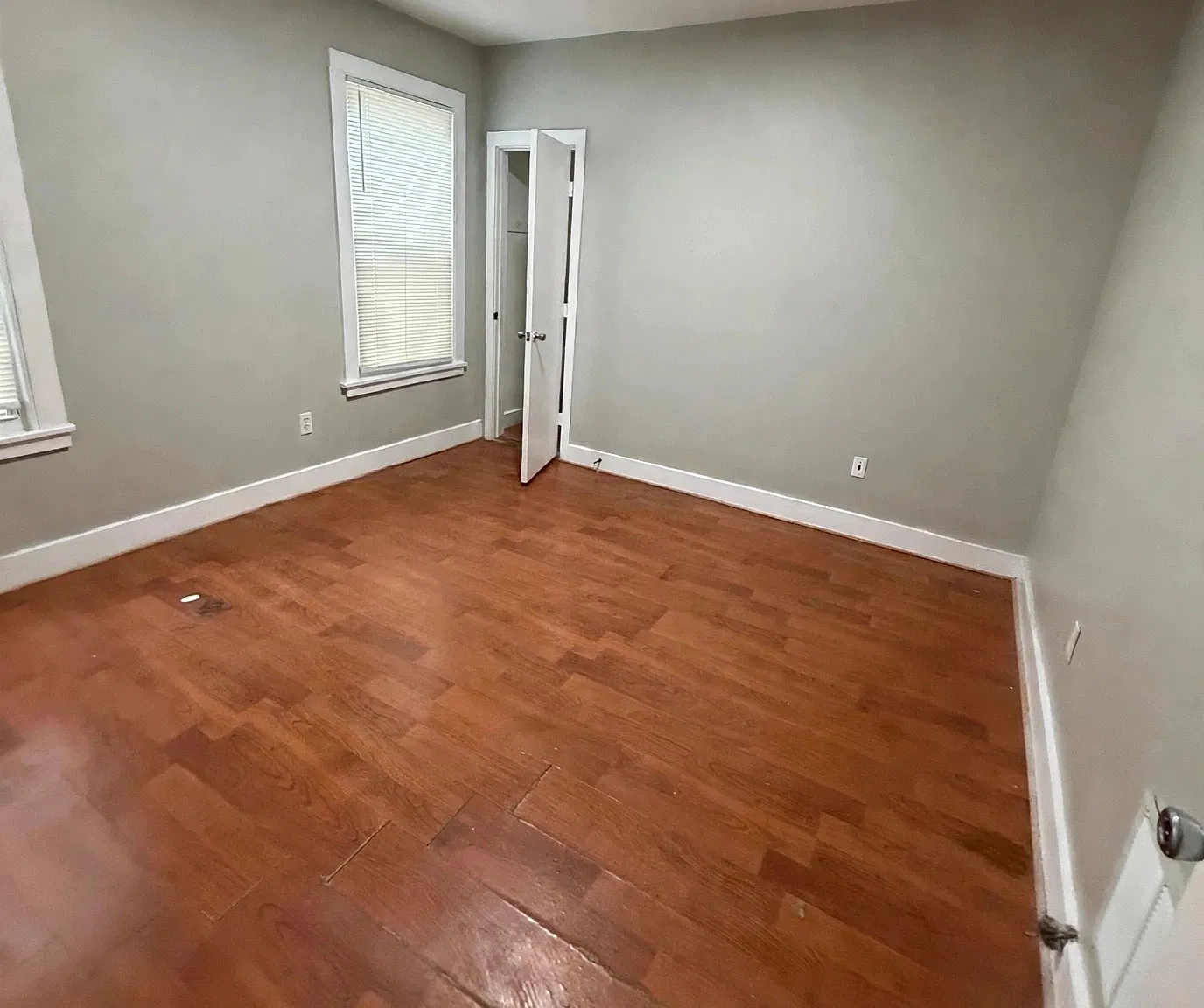3 bed, 1100 sqft, $2,050 — Photo 3