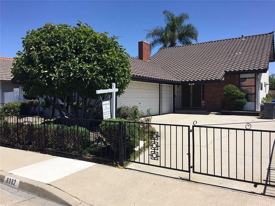 2nd image of 8062 Hummingbird Cir