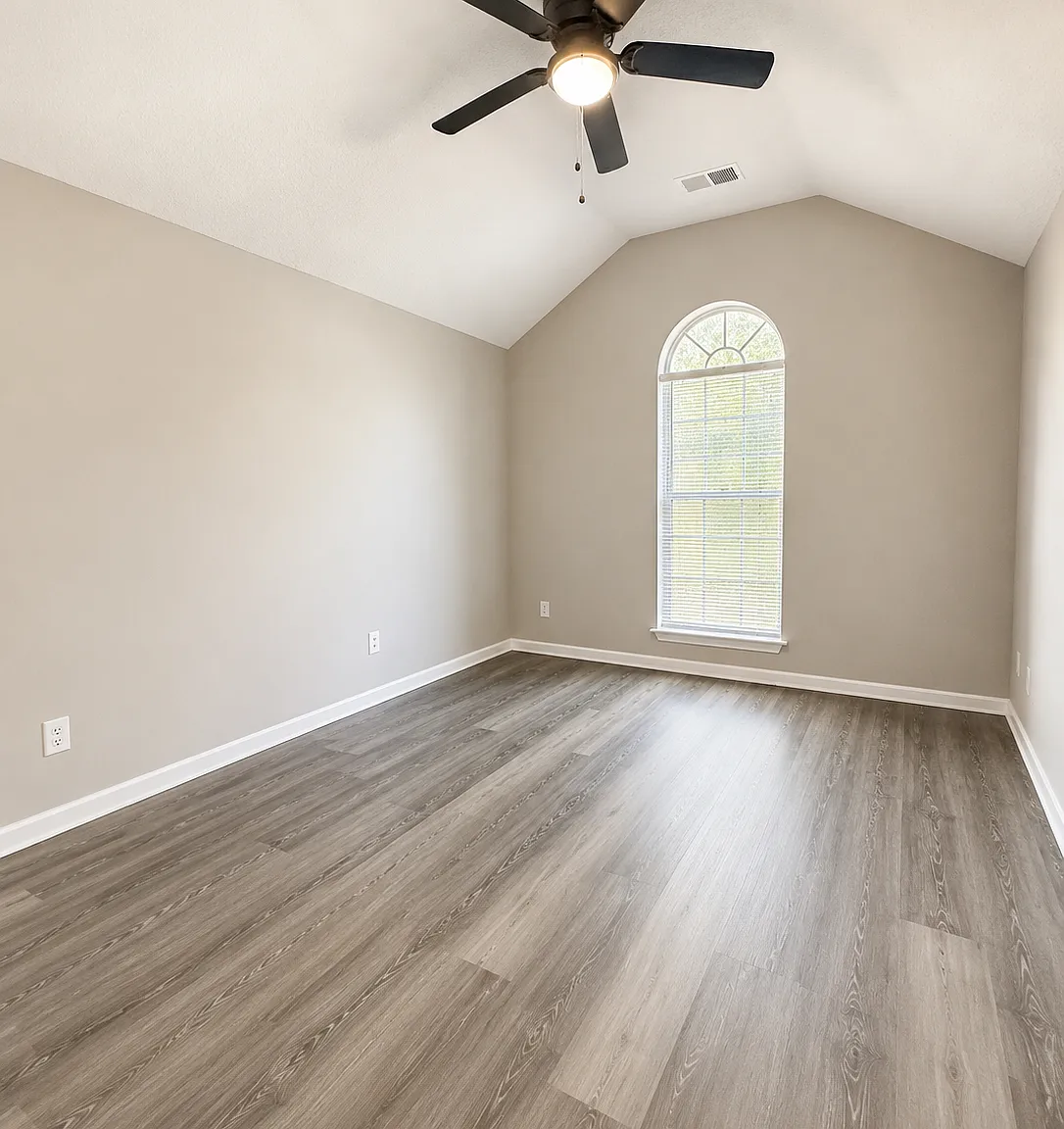 3 bed, 1261 sqft, $1,550 — Photo 3