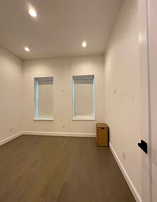 Rented by Artur Gutman, LREB | media 9