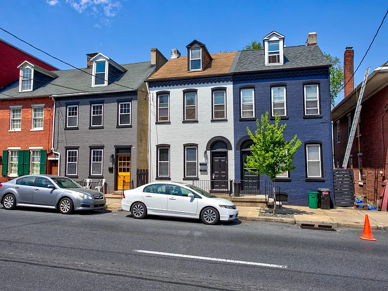 329 E Chestnut St #1 — Photo 27