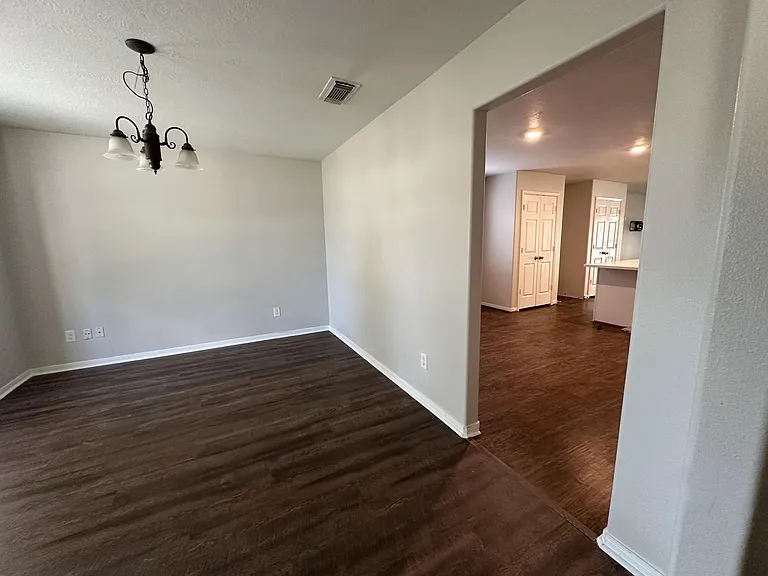 1034 Junction Ct — Photo 7