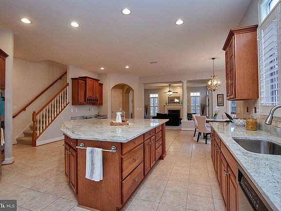 4th image of 5595 Dean Chapel Ct