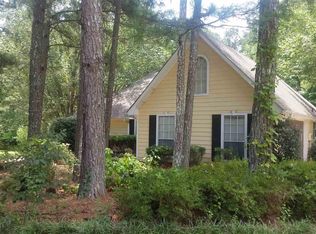 85 Park Timbers Dr, Sharpsburg, GA 30277