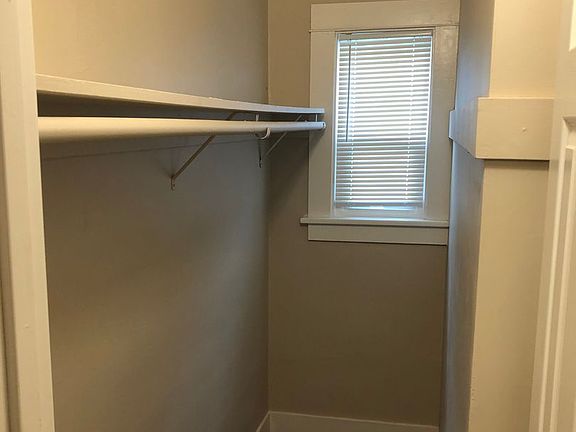 3rd image of 129 College St #1-3
