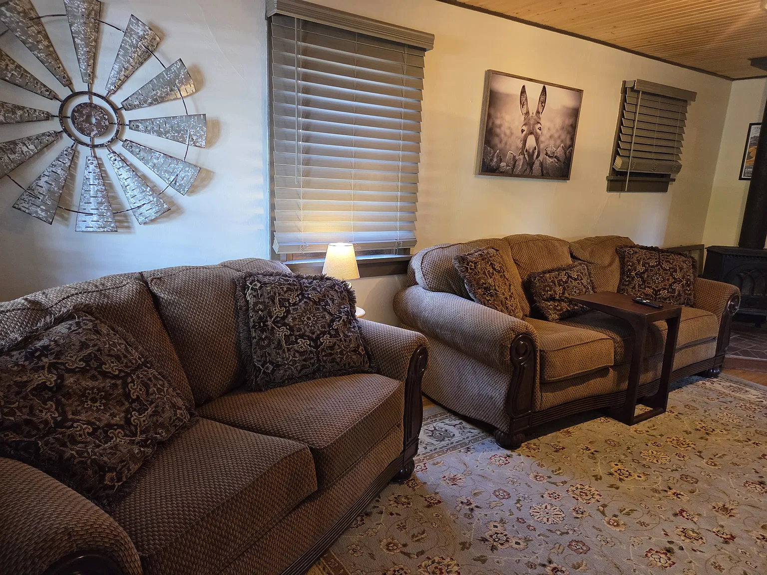 3 bed, 1076 sqft, $3,200 — Photo 2