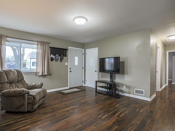 4th image of 2928 Avenue I