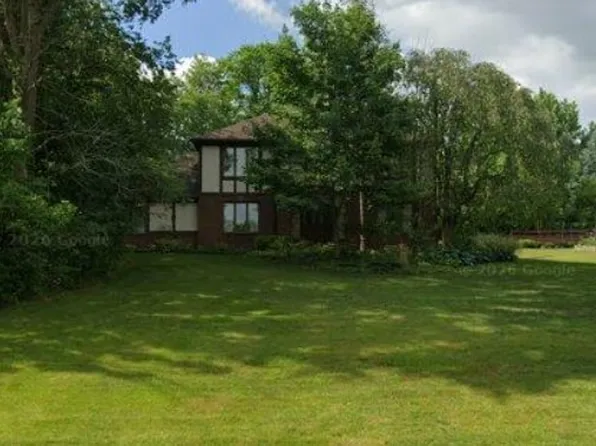 2450 Parkridge Dr, Hinckley, OH 44233